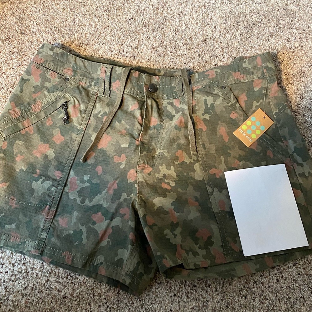 NWT TITAL 9 Camo Shorts Women Sz 13 36x4 Rise 11.5 Multi Color Pockets